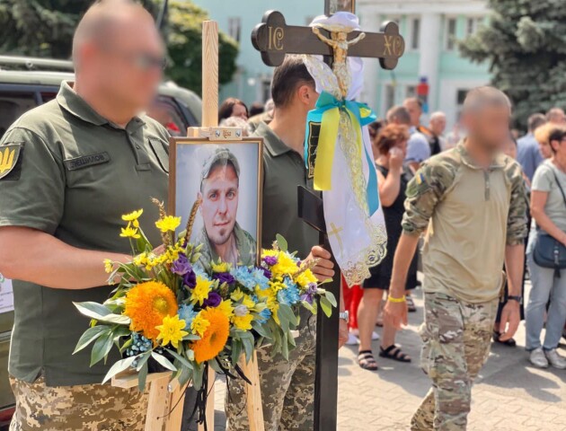 Волиняни провели в останню дорогу Героя Антона Крилова