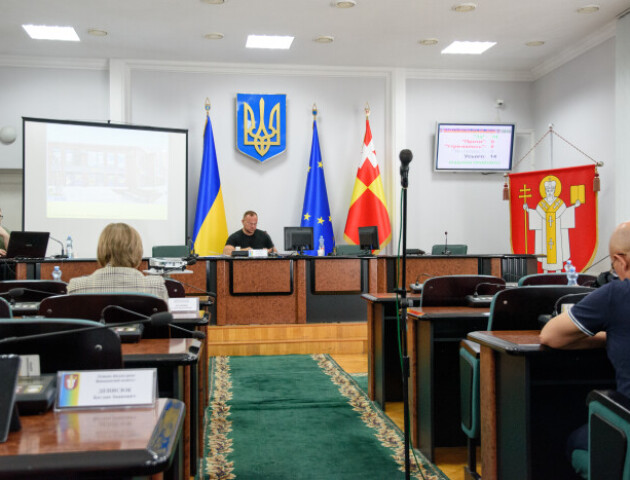 Міська рада шукає підприємців, які возитимуть лучан на чотирьох маршрутах