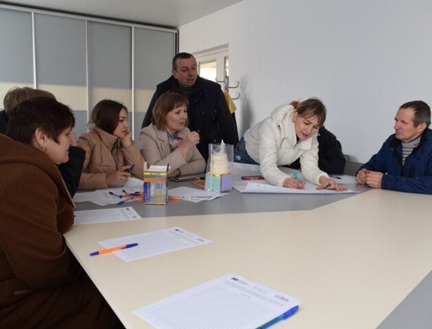 Жителям Смідинської громади розповіли, як утилізовувати сміття з користю