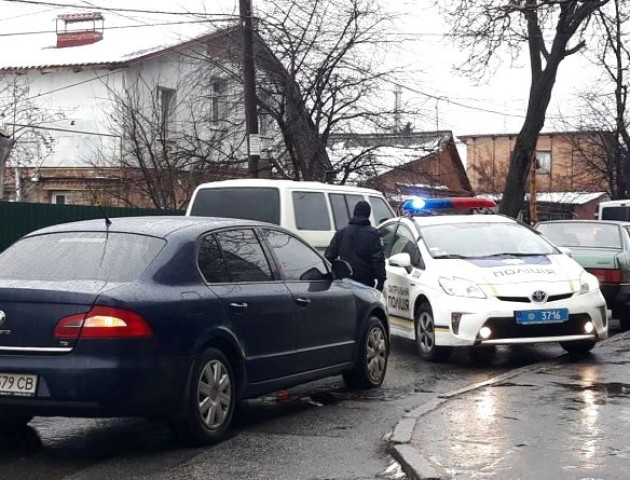 На Волині затримали два авто з «лівими» документами
