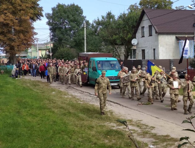 У Ратнівській громаді попрощалися з Героєм