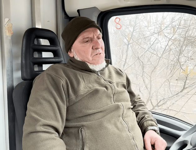 Прикордонник й автомайстер з Ковеля на псевдо «Дід» ремонтує машини у прифронтовій зоні