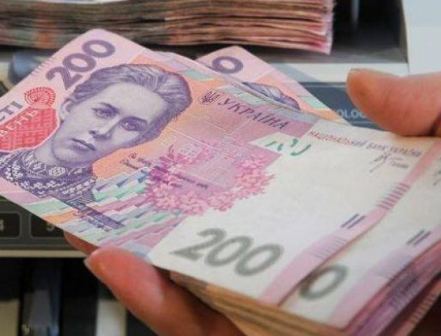 Напозичала 400 тисяч гривень: на Волині судитимуть шахрайку