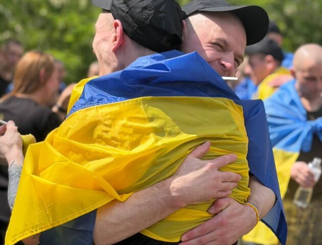 Відбувся обмін полоненими: додому повернули 186 українців