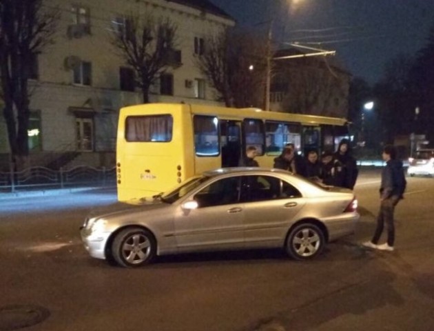 Через аварію за участі маршрутки в Луцьку - «тягучка»