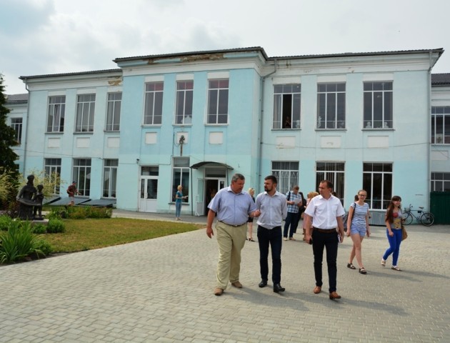Нардеп відвідав освітні заклади Володимира-Волинського