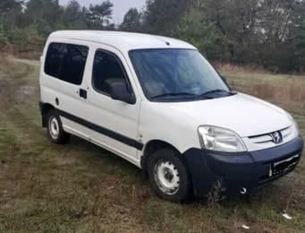 «Залишив у полі». Біля Луцька викрали автомобіль