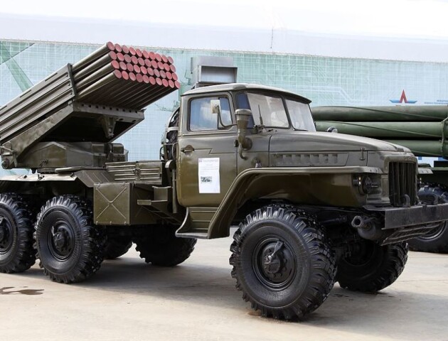 «Гради» б‘ють вздовж усього кордону. Атаковані військові об’єкти по всій країні