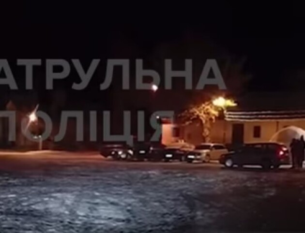 У Луцьку на Замковій площі спіймали під час дрифту водія без прав. ВІДЕО