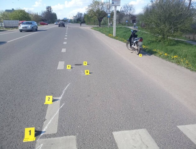 На Волині мотоцикл збив 25-річну пішохідку