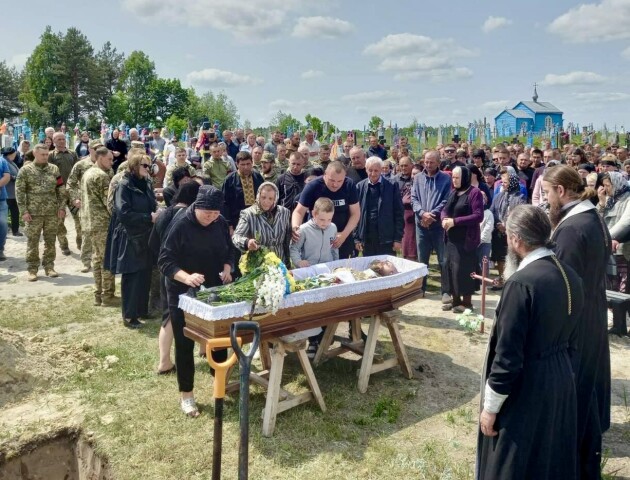На Волині попрощалися із загиблим на війні Героєм. ФОТО