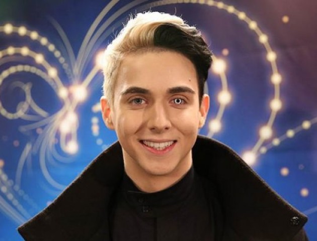 Коровай, квіти та пісні: як MELOVIN зустрічали в Україні після «Євробачення»