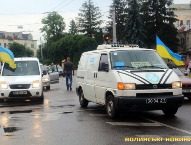 Перехожі схиляли голови та плакали: остання дорога Миколи Вільчинського додому. ФОТО. ВІДЕО