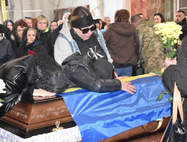 У Луцьку прощались відразу з двома Героями