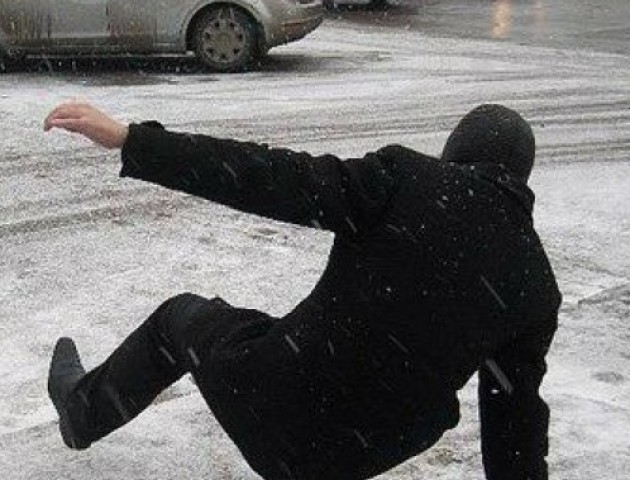 Волинян попереджають про ожеледицю на дорогах
