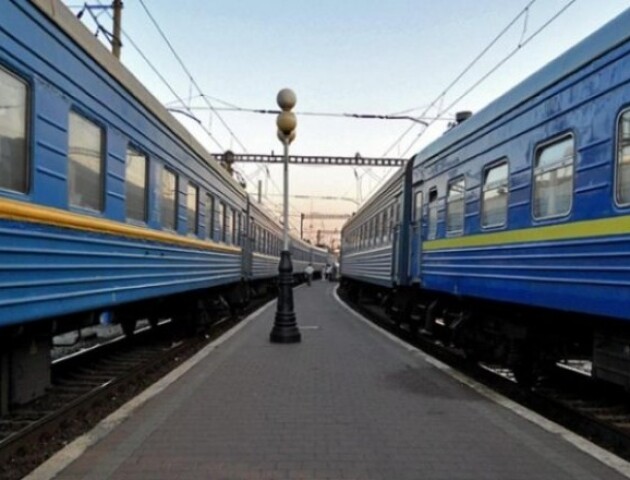 «Укрзалізниця» призначила 13 додаткових поїздів на зимові свята, серед них і на Волинь