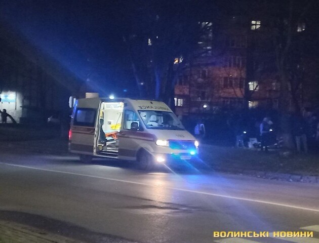 У Луцьку на вулиці помер чоловік