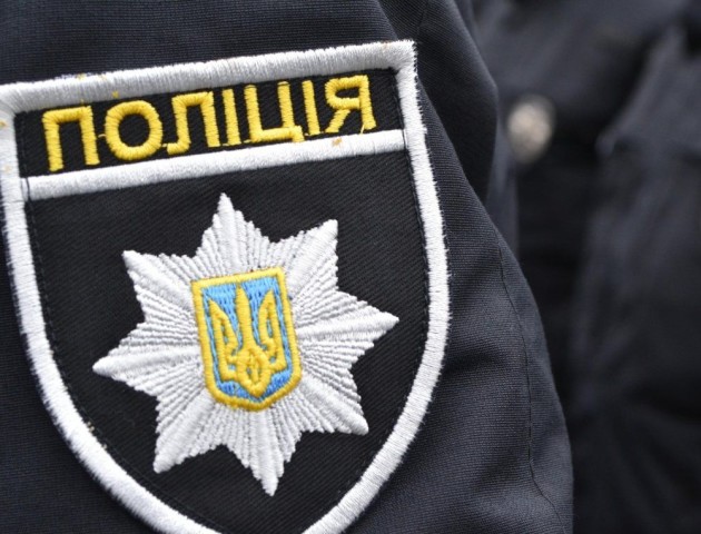 Луцькі патрульні допомогли немісцевому хлопцеві