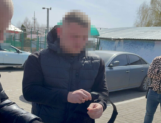 Відоме ім'я посадовця з Підгайців, який продавав бронежилети і каски