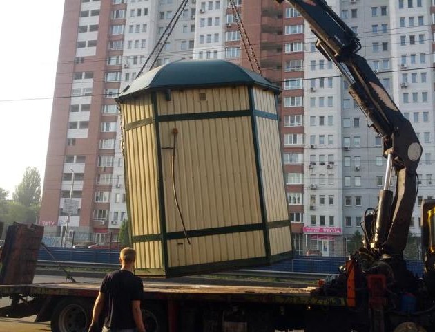 Поблизу замку Любарта демонтують кіоски