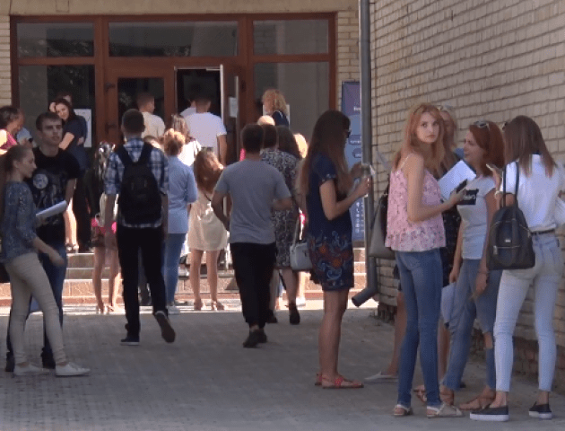 У Луцьку стартувало ЗНО для бакалаврів. ВІДЕО
