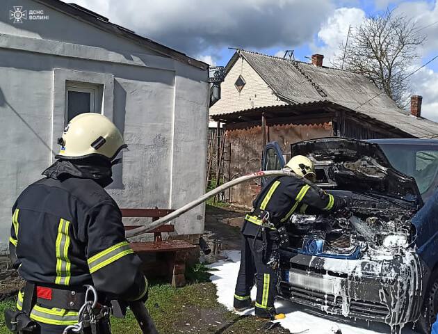 У Ківерцях загорівся легковий автомобіль