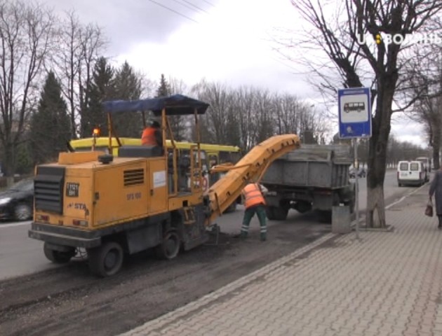 Коли у Луцьку закінчать ремонт дороги на Рівненській. ВІДЕО