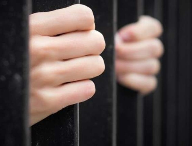У Нововолинську затримали чоловіка, який ледь не забив битою людину