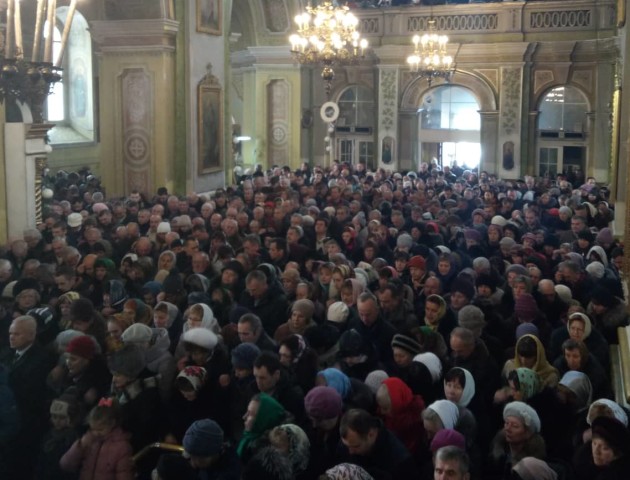 У Свято-Троїцькому соборі Луцька почалося Різдвяне Богослужіння. ФОТО