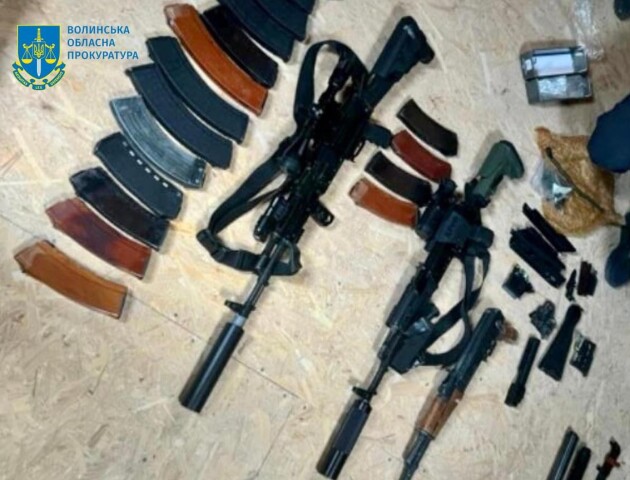 На Волині повідомили про підозру 26-річному чоловіку, який незаконно збував зброю