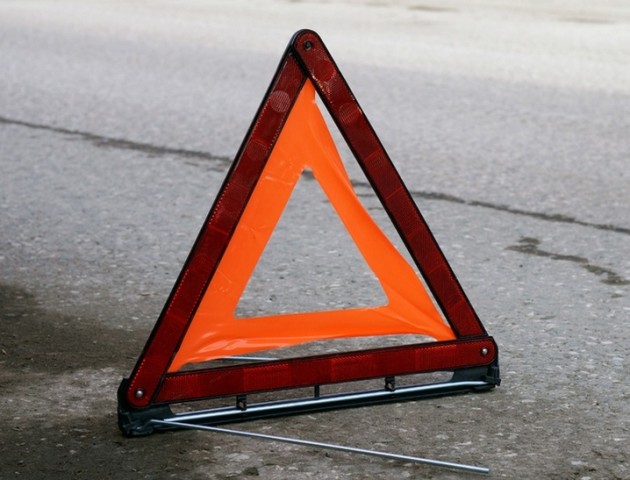 На Волині водій врізався в огорожу кладовища і втік з місця ДТП