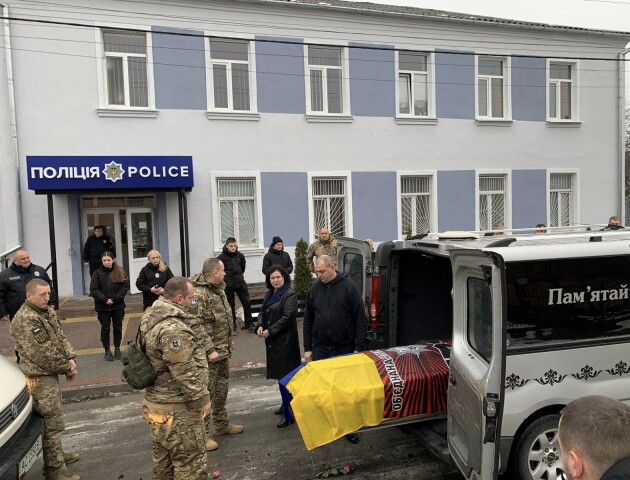 У громаді на Волині провели в останню дорогу Героя-захисника Юрія Стеблянка. ФОТО