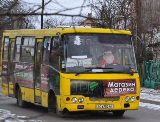 Відсутність рейсів та порушення інтервалу руху: лучани нарікають на роботу маршруток