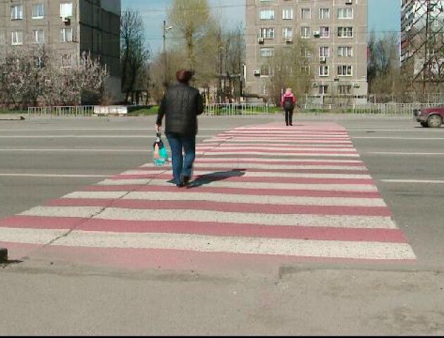 ДТП у Нововолинську: під колеса автівки потрапив 86-річний дідусь