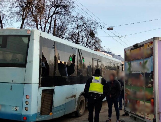 У Луцьку зіткнулися фургон і маршрутка. ФОТО