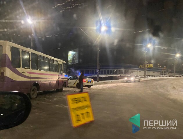 У Луцьку зіткнулися легковик і рейсовий автобус
