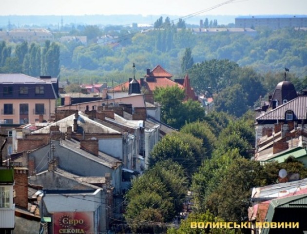 Показали, як виглядає Луцьк із даху універмагу. ФОТО