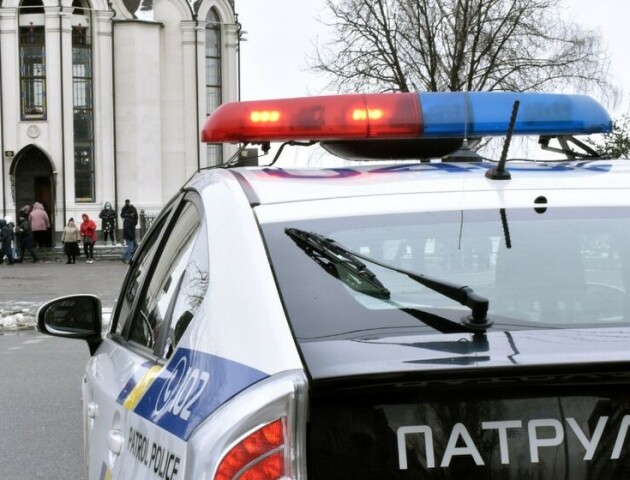 Алкотестер показав максимум: у центрі Луцька п'яний керманич Geely в'їхав у BMW. ВІДЕО