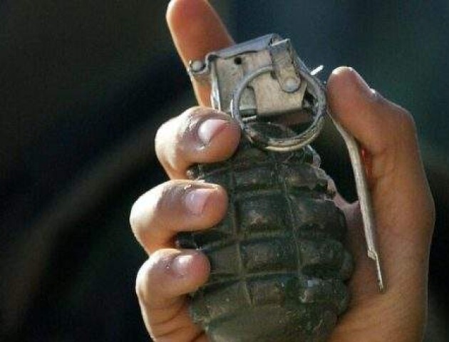 На Волині чоловік жбурнув гранату під ноги людям