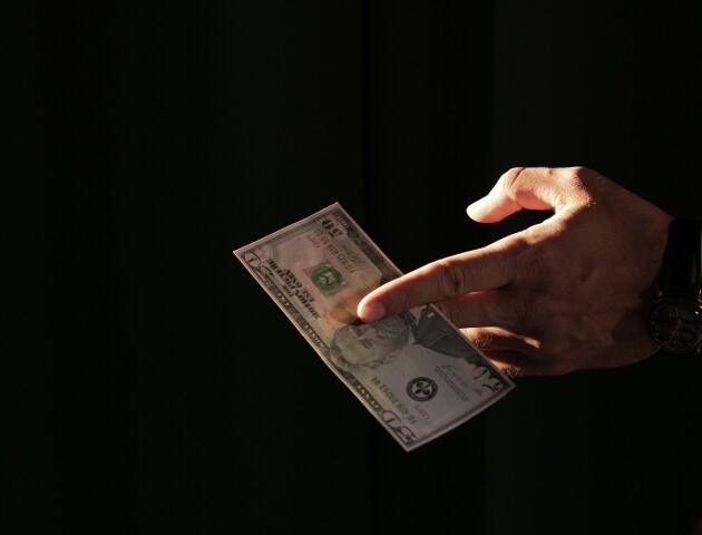 Прикордонники відмовились від хабара і запобігли «живій контрабанді»