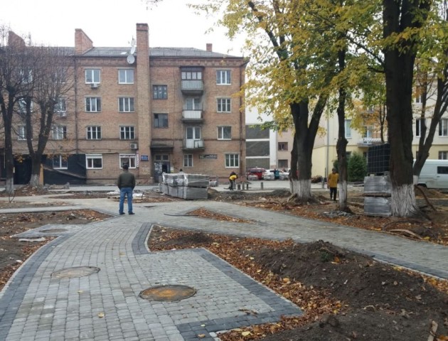 Показали, як проходить реконструкція колишнього квіткового ринку в центрі Луцька. ФОТО
