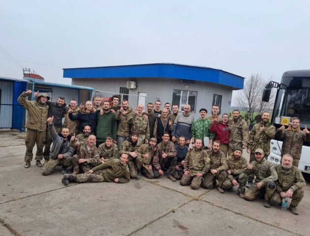 Додому з російського полону повертаються 45 воїнів