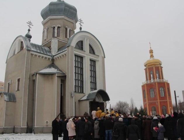 Освятили дзвіницю луцького храму