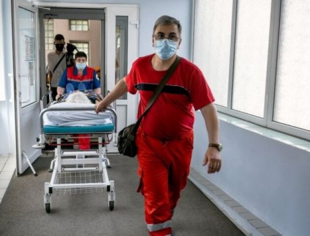 Пік коронавірусу в Україні уже минув, – лікар