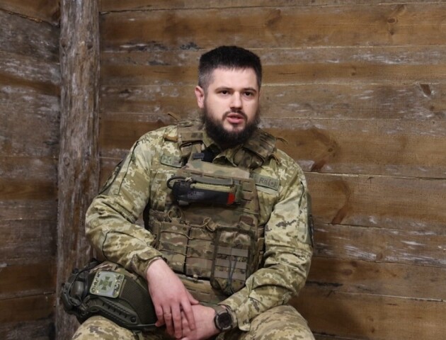 За спробу порушення кордону потрапив у ДПСУ, де дослужився до офіцерської посади