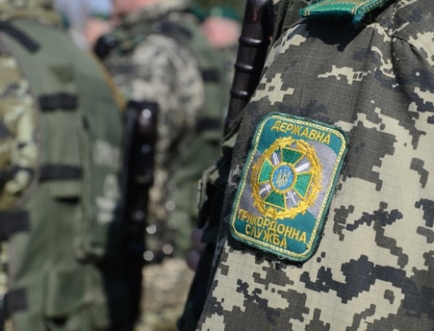 Луцькі прикордонники зловили чоловіка з недійсними документами
