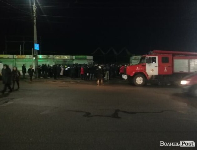 Сиротинська заявила в поліцію про тілесні ушкодження. На Старому ринку працює поліція