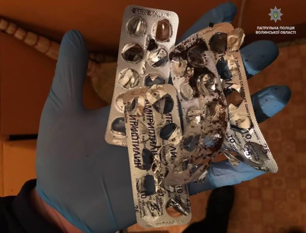 У Луцьку врятували жінку, яка наковталася таблеток. ВІДЕО