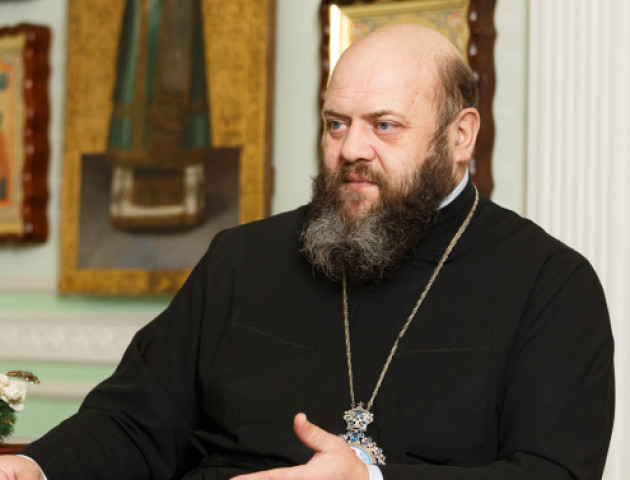Владика Михаїл заспівав український гімн на Афоні. ФОТО