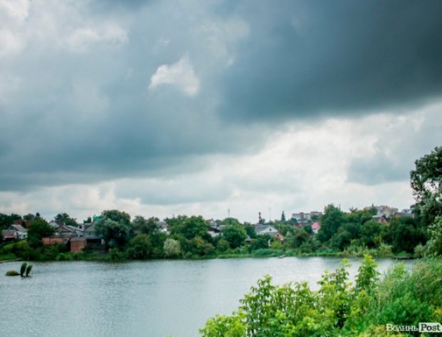 Луцькі ріки в очікуванні грози. ФОТО